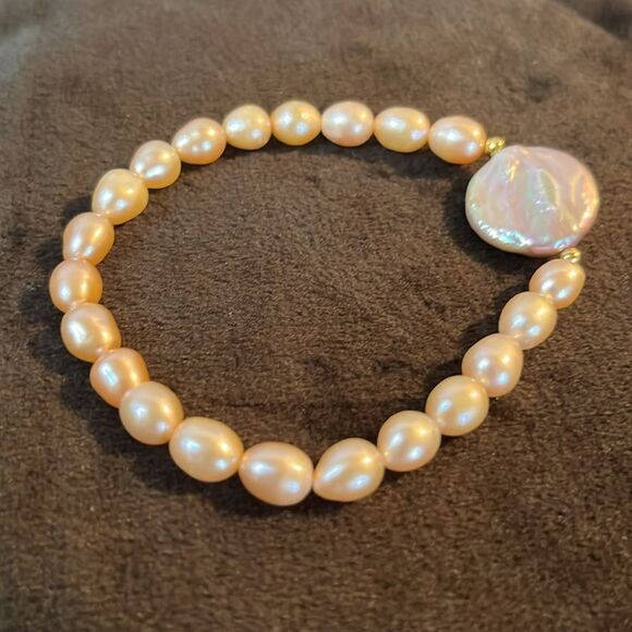 NWT PURPLE COIN KESHI PEARL & PEACH FRESHWATER STRETCH PEAL BRACELET IN SS. - Picture 3 of 15